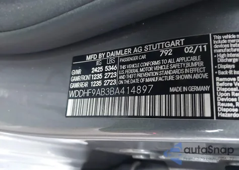 2011 Mercedes-Benz E 550 4Matic z USA, uszkodzony, nr VIN WDDHF9AB3BA414897